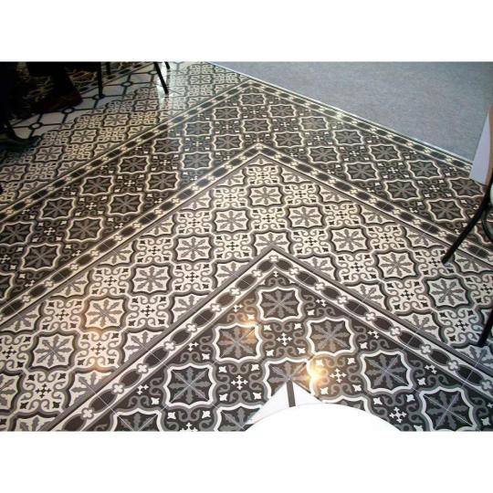 mainzu centro florentine white cementlap 20 virag mintas szurke fekete feher mediterran etkezo konyha vintage country balaton nyaralo jarolap padlolap csempe falburkolat bisztro etterem.jpg